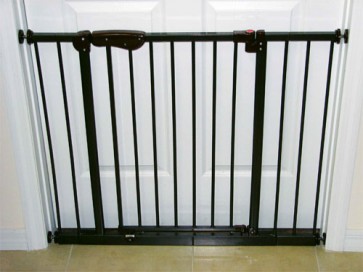 Auto-Close Pressure Mounted Gate
